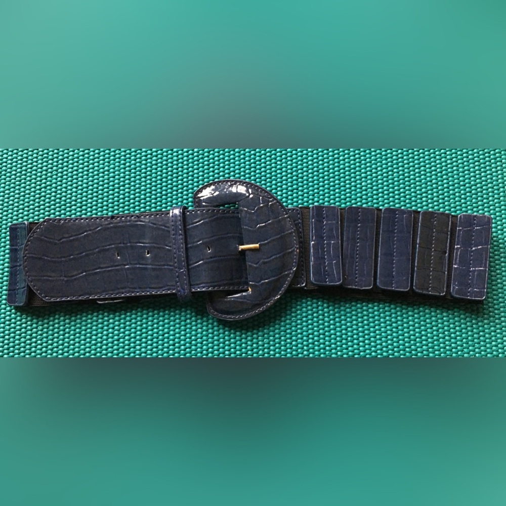 Max Azria Navy Croc-Print Wide Elastic Belt with Round Buckle-Sz Medium